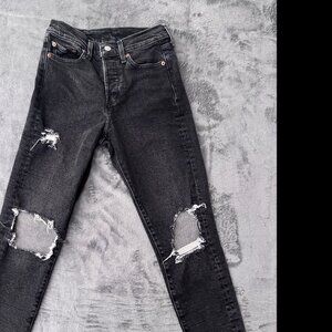 Levi’s Jeans Women’s Size 24 Black Skinny Distressed Stretch Denim